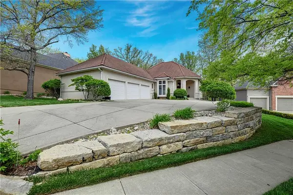 10545 Walmer Street, Overland Park, KS 66212