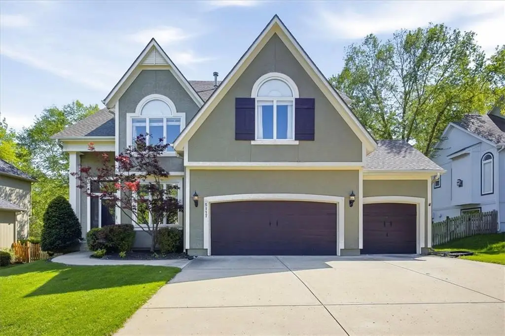 5117 W 162nd Street, Stilwell, KS 66085 - #1