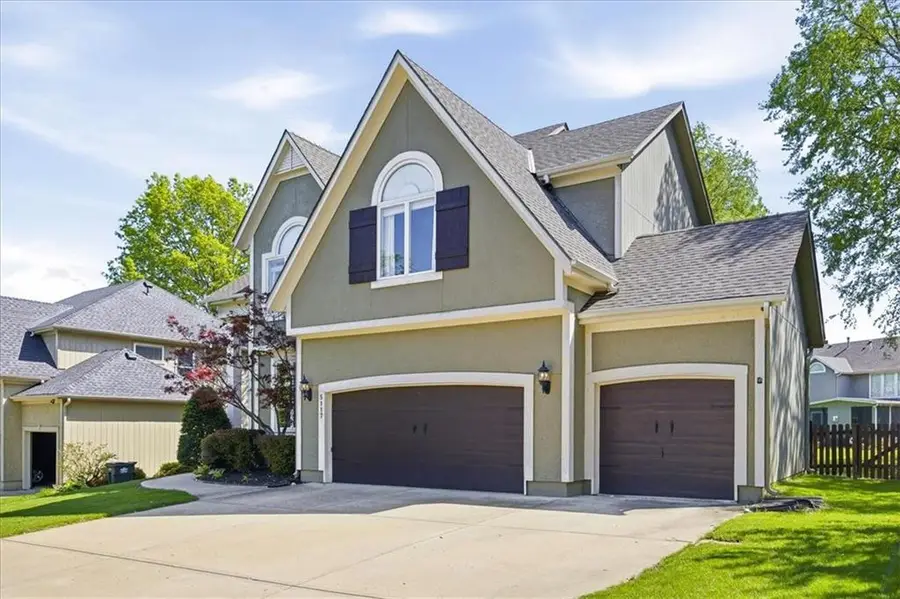 5117 W 162nd Street, Stilwell, KS 66085 - #2