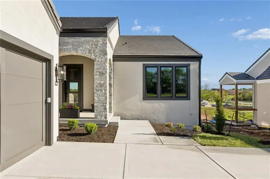 13721 Pembroke Lane, Leawood, KS 66224 - #2
