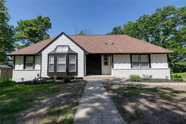 9824 Lydia Avenue, Kansas City, MO 64131