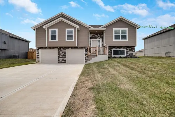 611 Foxglove Lane, Raymore, MO 64083
