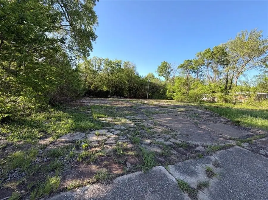 602 N Main Street, Windsor, MO 65360 - #3