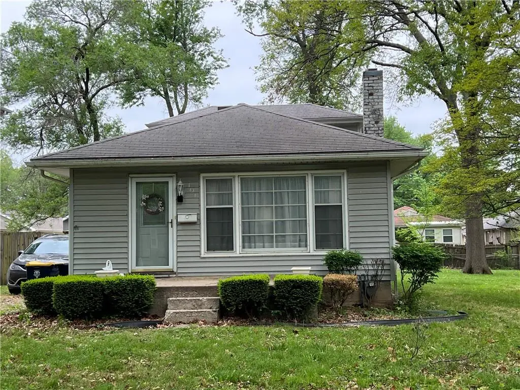 101 E 80th Terrace, Kansas City, MO 64114 - #1