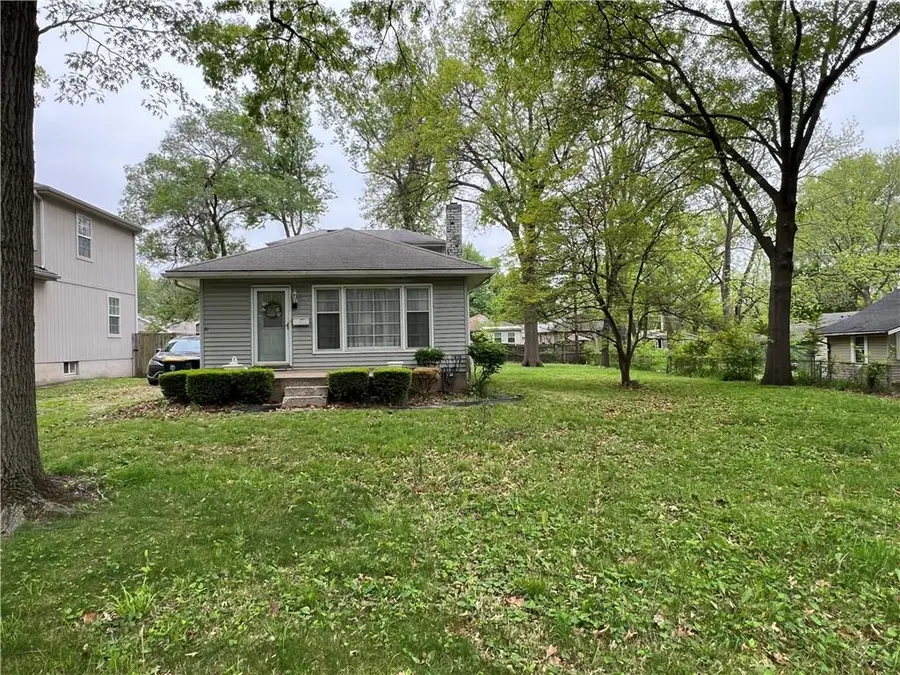 101 E 80th Terrace, Kansas City, MO 64114 - #2