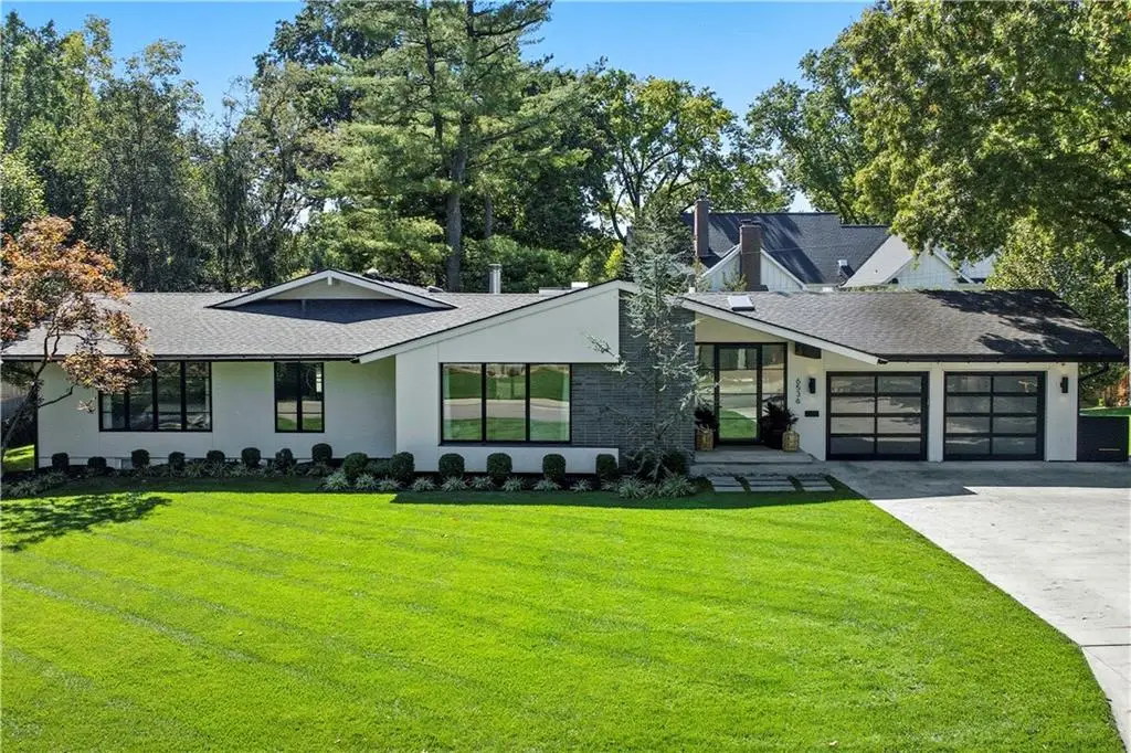6536 Granada Drive, Prairie Village, KS 66208 - #1