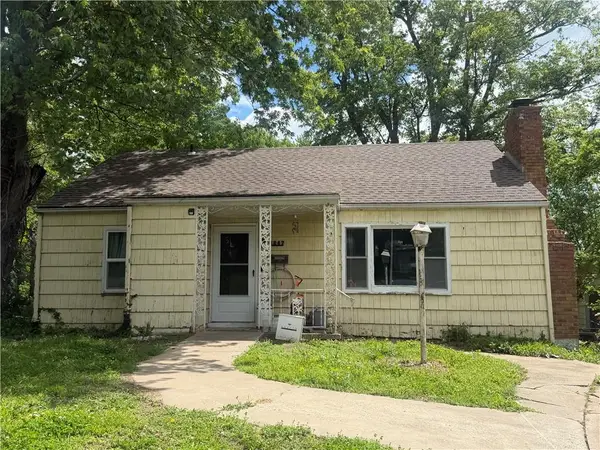 1347 S Hocker Avenue, Independence, MO 64055