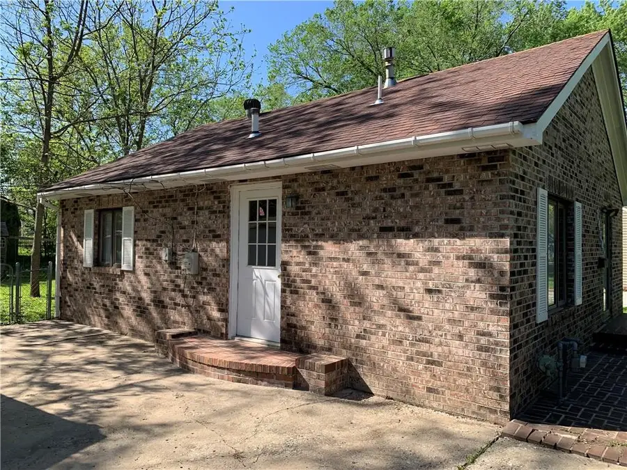 8404 Greenwood Road, Raytown, MO 64138 - #3