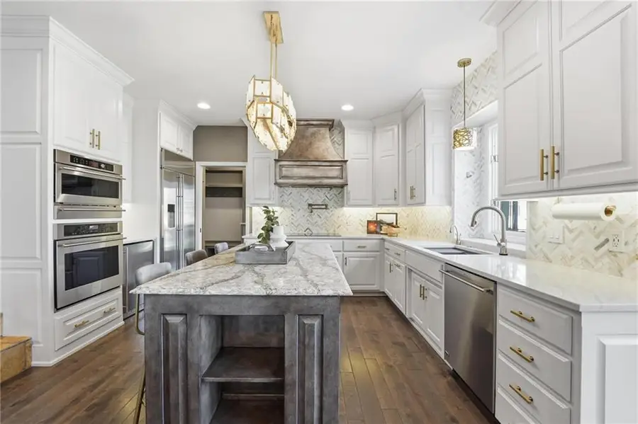 9206 W 146th Place, Overland Park, KS 66221 - #2