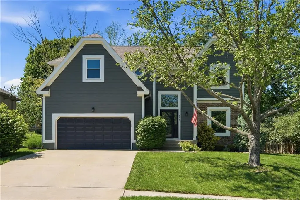 909 N Sumac Street, Olathe, KS 66061 - #1