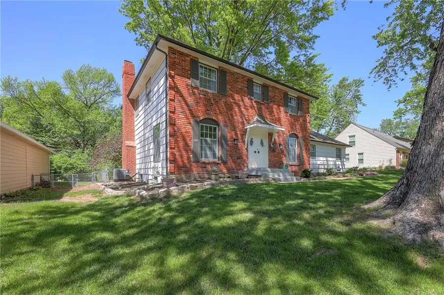 9724 Outlook Drive, Overland Park, KS 66207 - #3