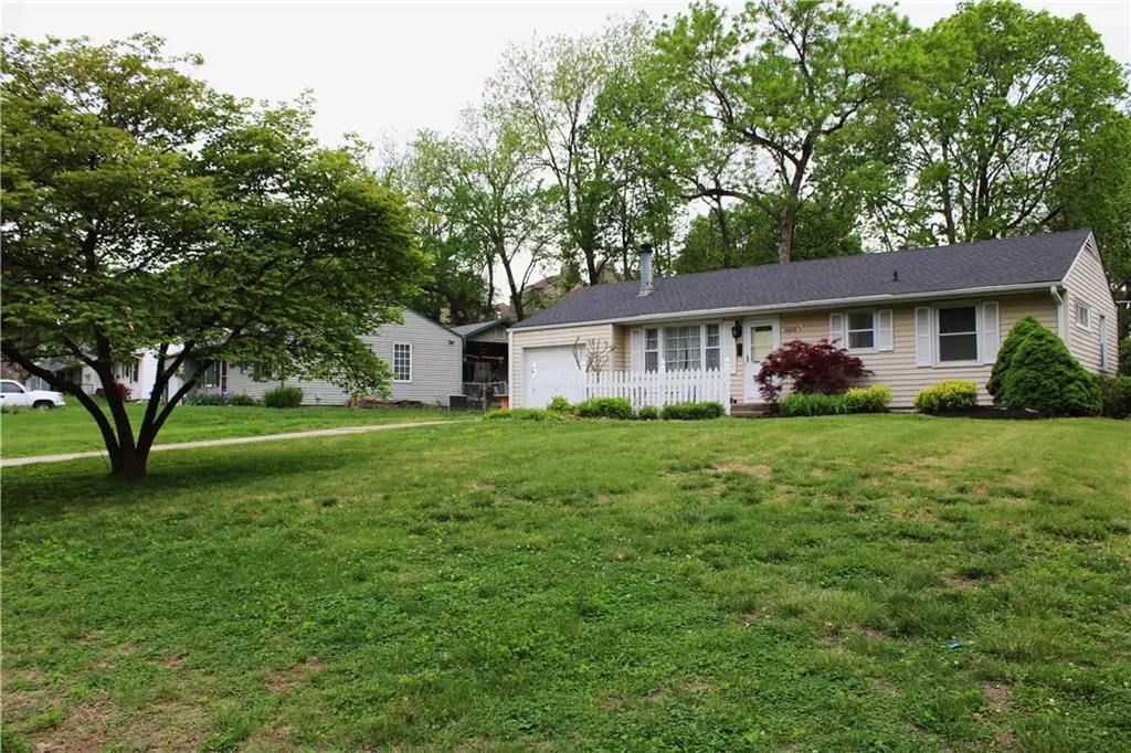 6800 W 76th Terrace, Overland Park, KS 66204 - #1