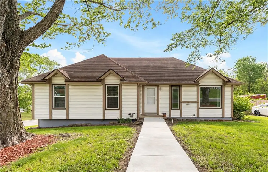 900 Summit Road, Knob Noster, MO 65336 - #1