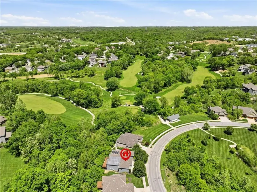 5874 S National Drive, Parkville, MO 64152 - #2