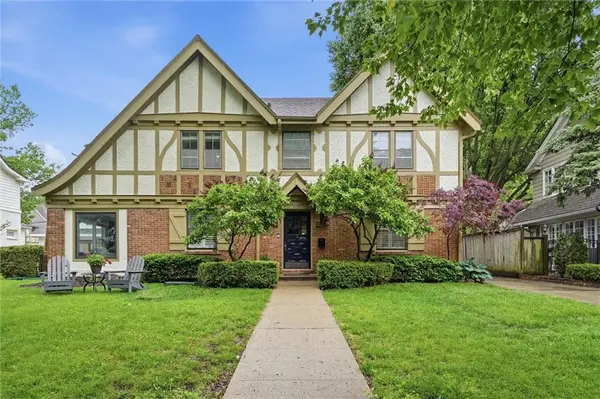 615 W 67th Street, Kansas City, MO 64113