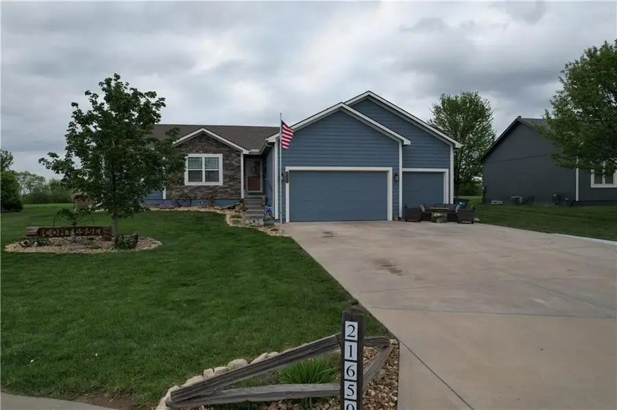 21650 W Wilson Street, Spring Hill, KS 66083 - #2
