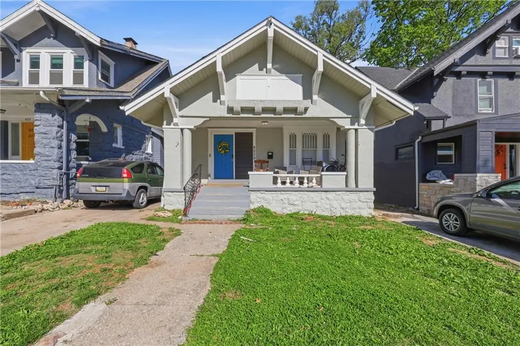 4239 Chestnut Avenue, Kansas City, MO 64130 - #1