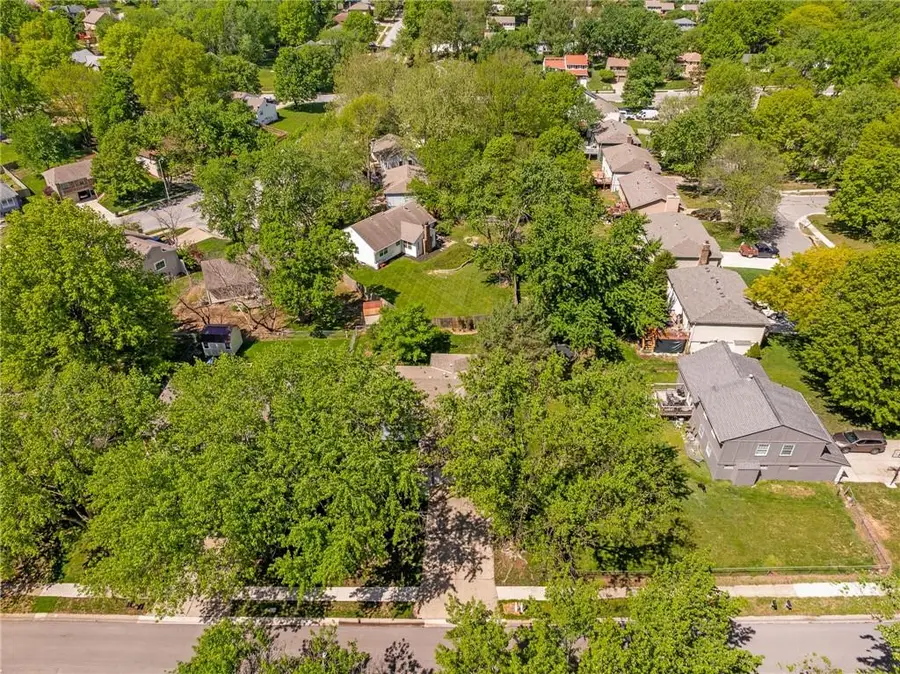 13020 S Raintree Drive, Olathe, KS 66062 - #2
