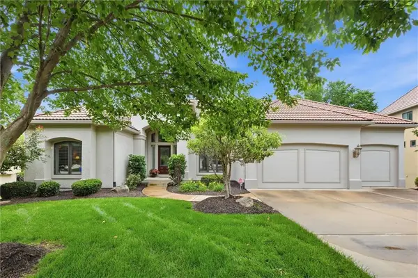 9714 Wild Rose Lane, Lenexa, KS 66227