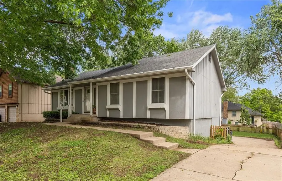 12833 Seminole Drive, Olathe, KS 66062 - #2