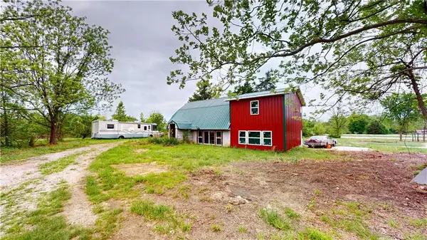 12376 E Olive Branch Road, Nevada, MO 64772