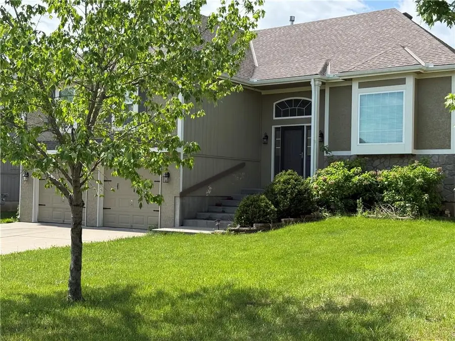 1052 Wyndham Drive, Lansing, KS 66043 - #3