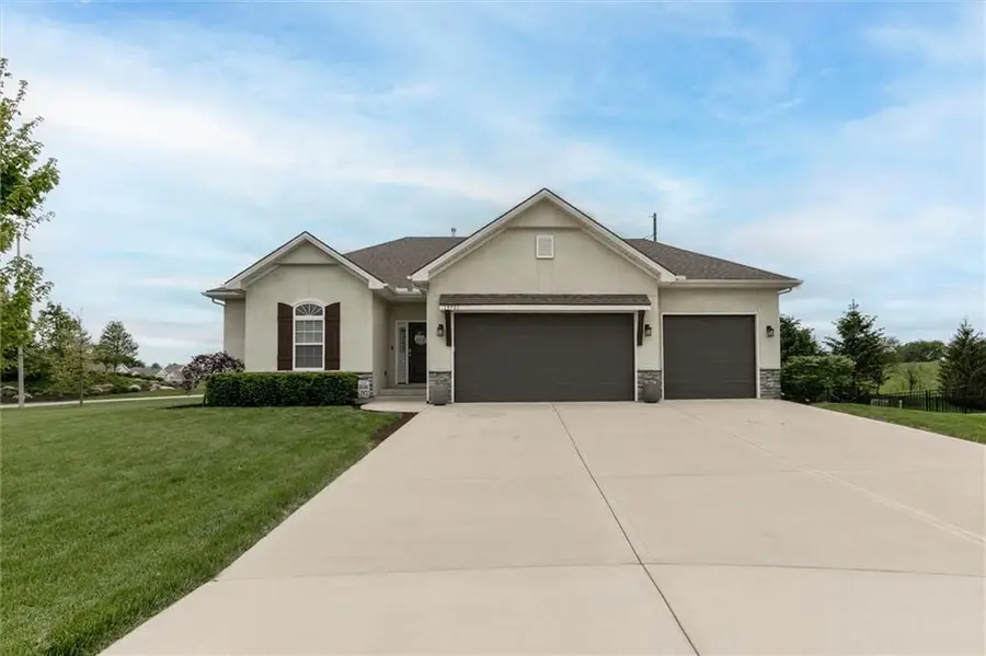 19701 W 198th Court, Spring Hill, KS 66083 - #2