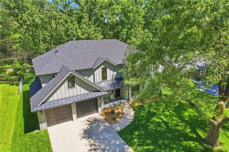 7927 Chadwick Street, Prairie Village, KS 66208 - #2