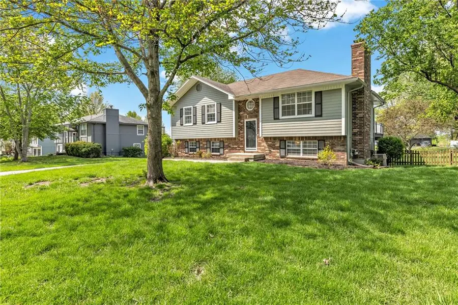 302 16th Avenue S, Greenwood, MO 64034 - #3