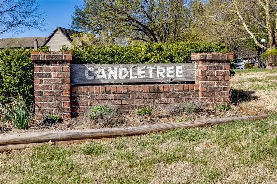 2711 W 24th Terrace, Lawrence, KS 66047 - #2