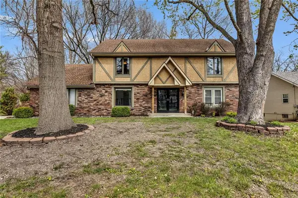 2721 Trenchard Drive, Independence, MO 64057