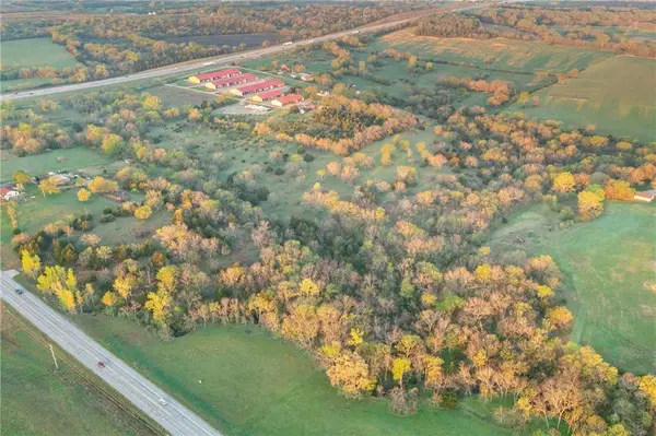 000 E 600 Road, Lecompton, KS 66050