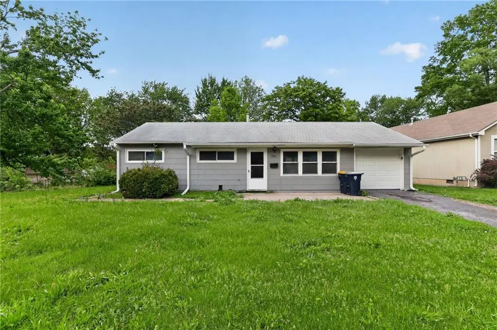 7106 E 107 Terrace, Kansas City, MO 64134 - #1