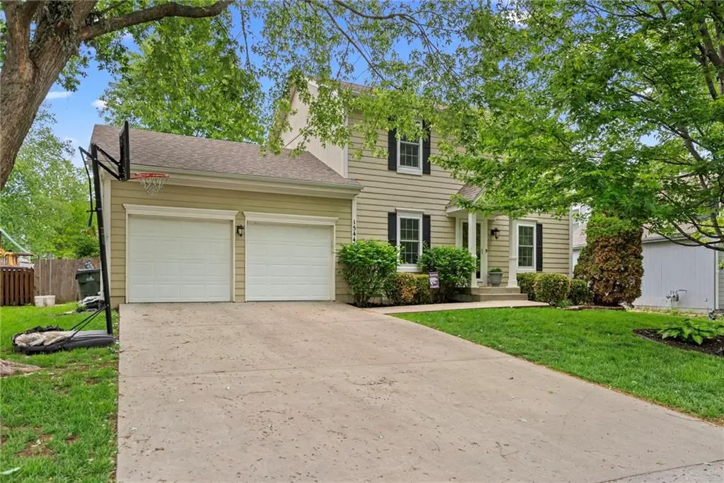 15444 S Wyandotte Drive, Olathe, KS 66062 - #1
