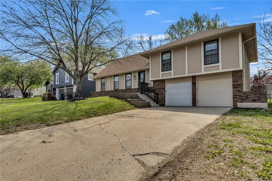 204 Gingerbread Lane, Blue Springs, MO 64014 - #2