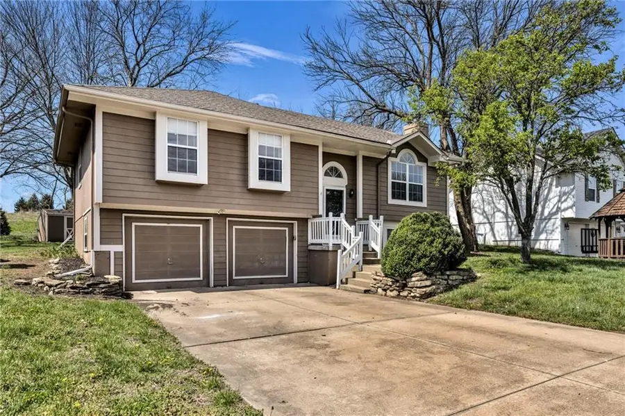 100 N Darrowby Drive, Raymore, MO 64083 - #3