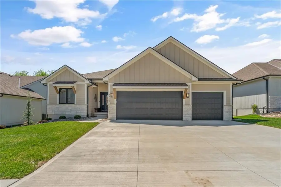 4316 NE Hideaway Drive, Lees Summit, MO 64064 - #3