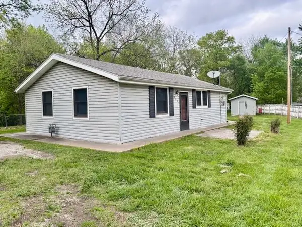 623 E 7th Street, Tonganoxie, KS 66086