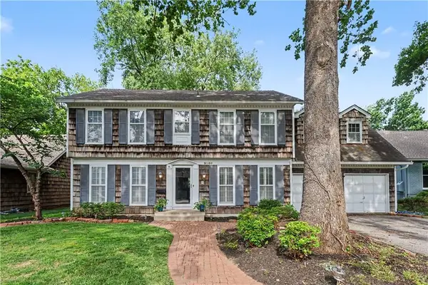 9908 Perry Drive, Overland Park, KS 66212