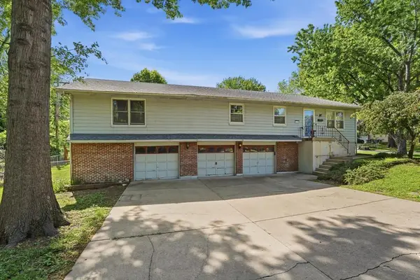 4100 S Coventry Drive, Independence, MO 64055