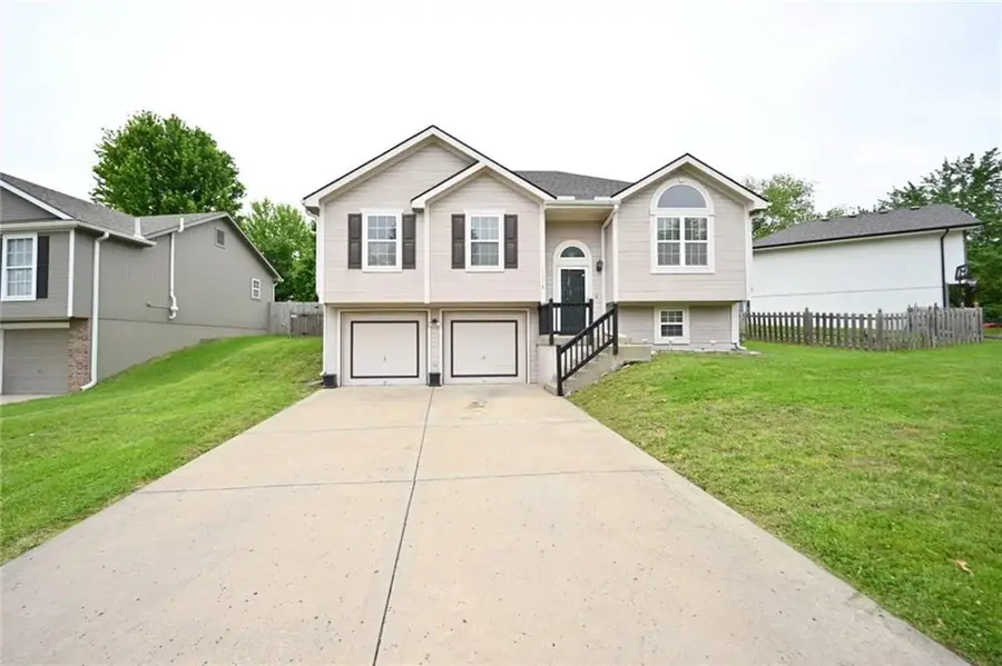 11318 N Booth Avenue, Kansas City, MO 64157 - #2