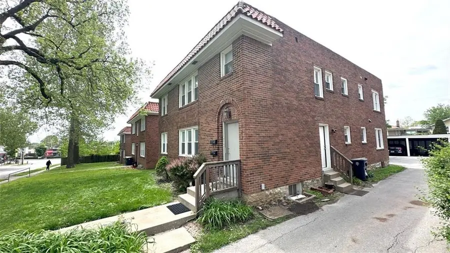 4232 Holly Street, Kansas City, MO 64111 - #2