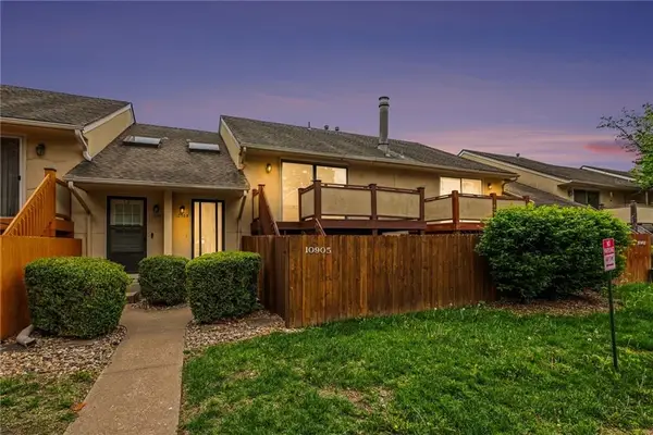 10905 Gillette Street, Overland Park, KS 66210