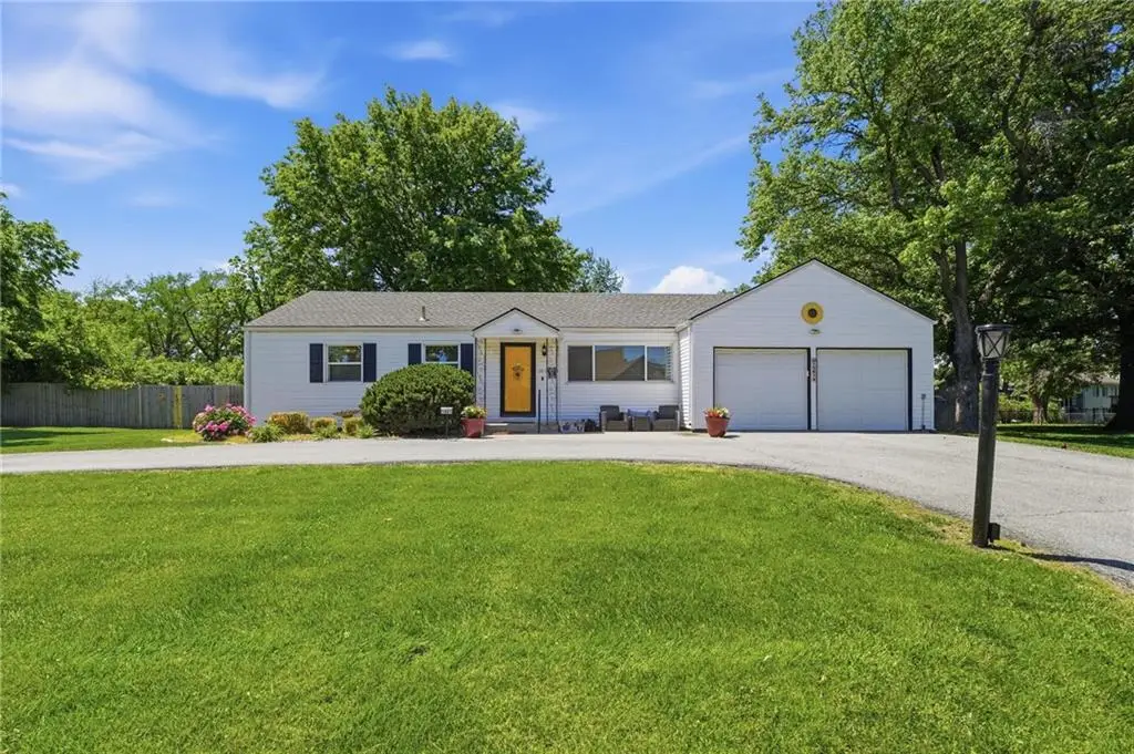 1001 N Walker Street, Olathe, KS 66061 - #1