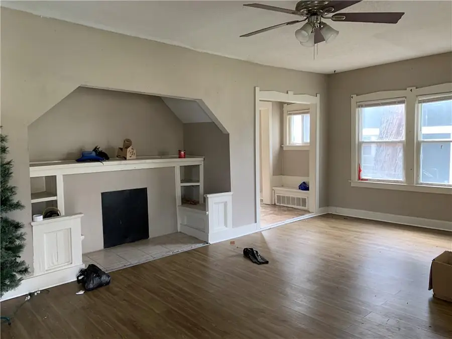 3821 Virginia Avenue, Kansas City, MO 64109 - #2