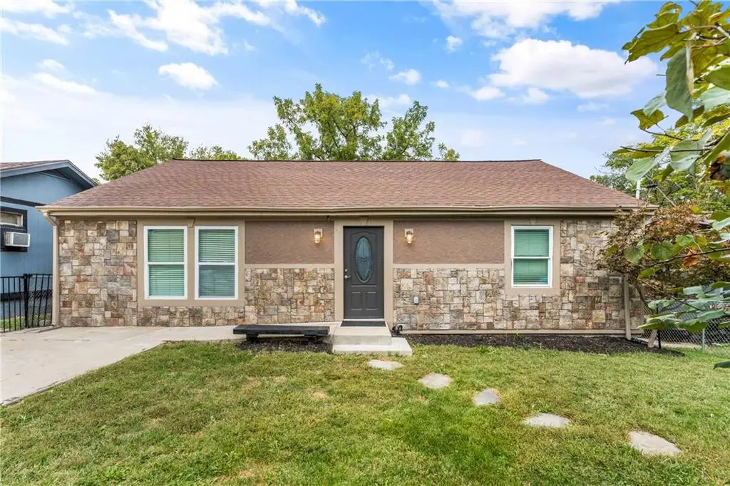 5820 NE 61st Street, Kansas City, MO 64119 - #1