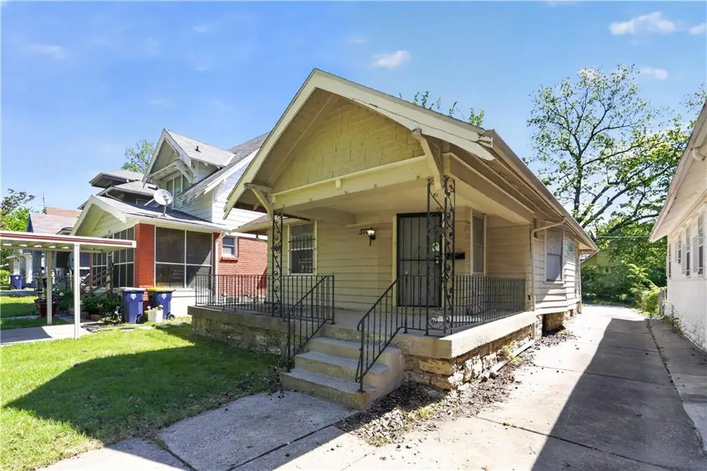 3721 Agnes Avenue, Kansas City, MO 64128 - #1