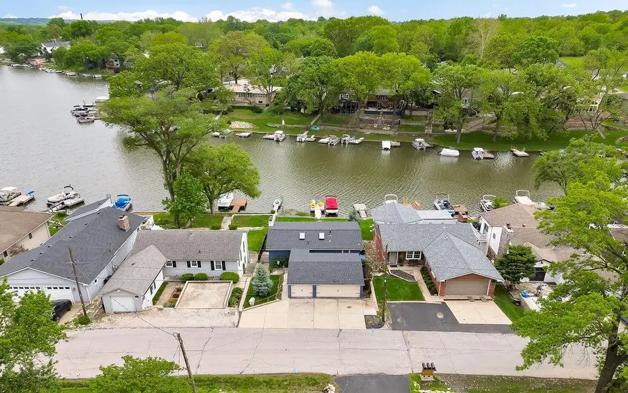 853 S Shore Drive, Lake Waukomis, MO 64151 - #2