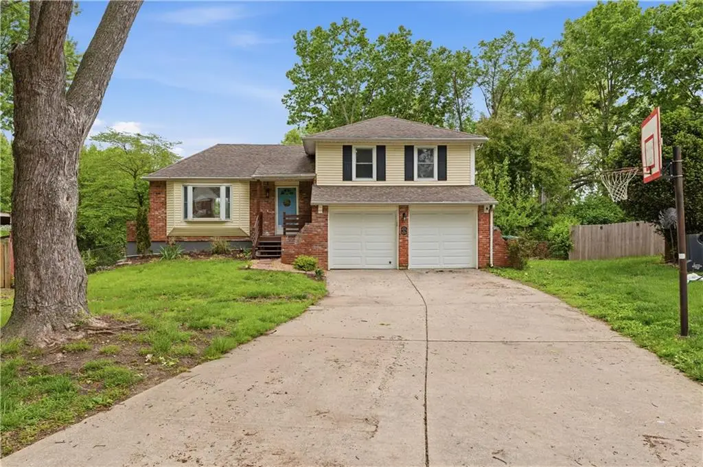 2904 NW Bedford Court, Blue Springs, MO 64015 - #1