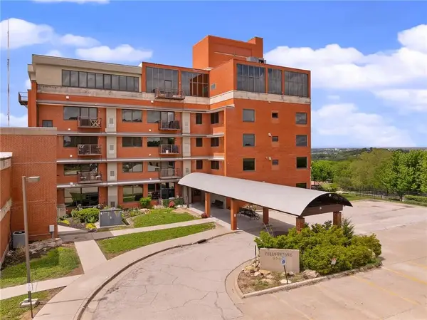 2940 Baltimore Avenue #1404, Kansas City, MO 64108